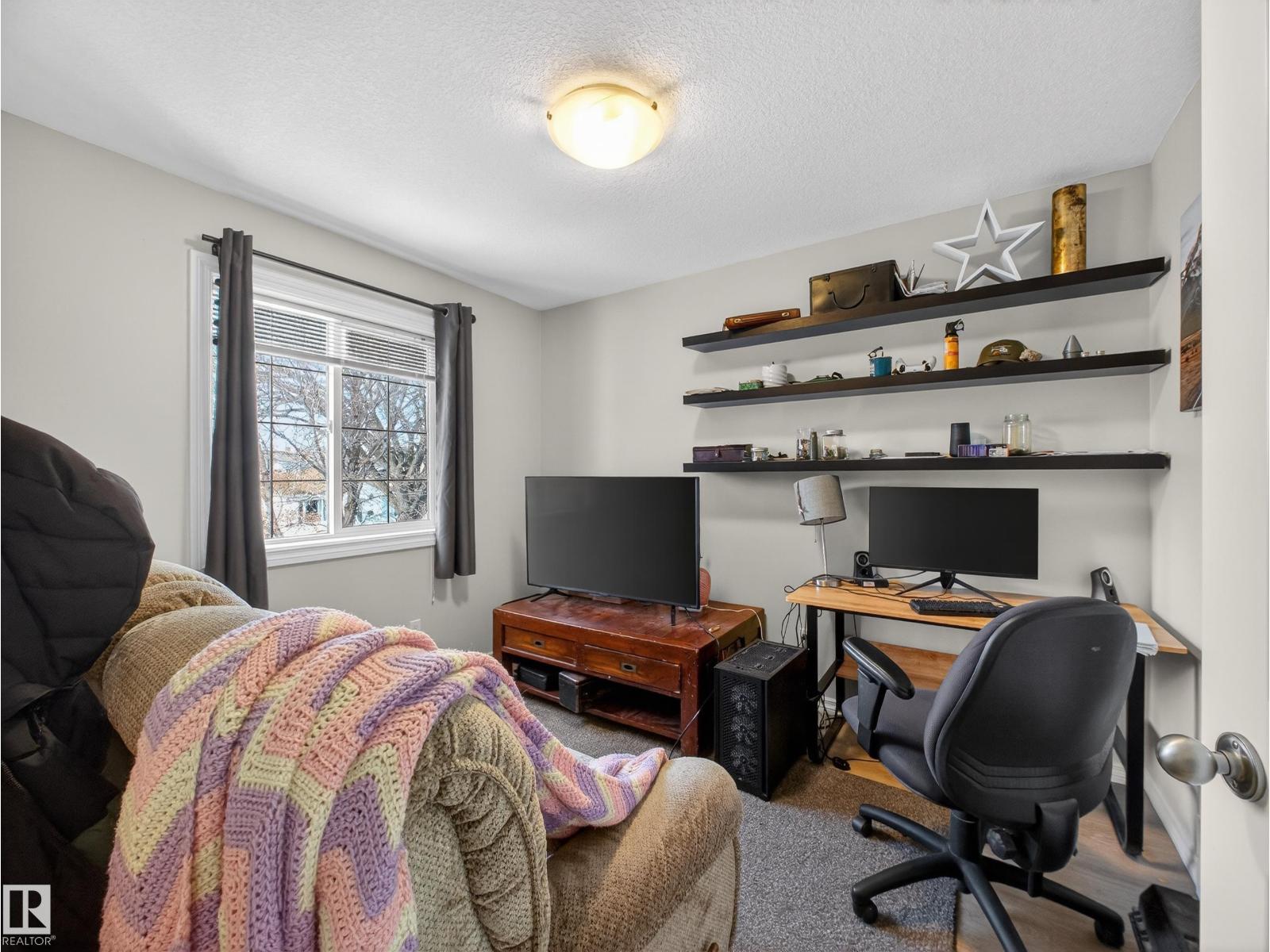 11933 77 ST NW, Edmonton