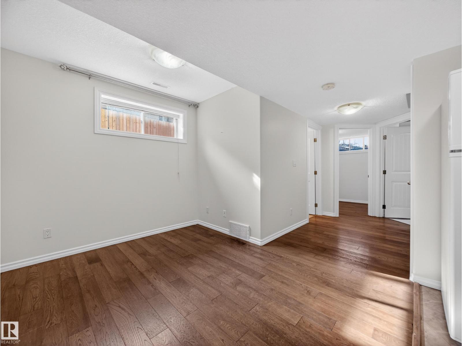 11933 77 ST NW, Edmonton