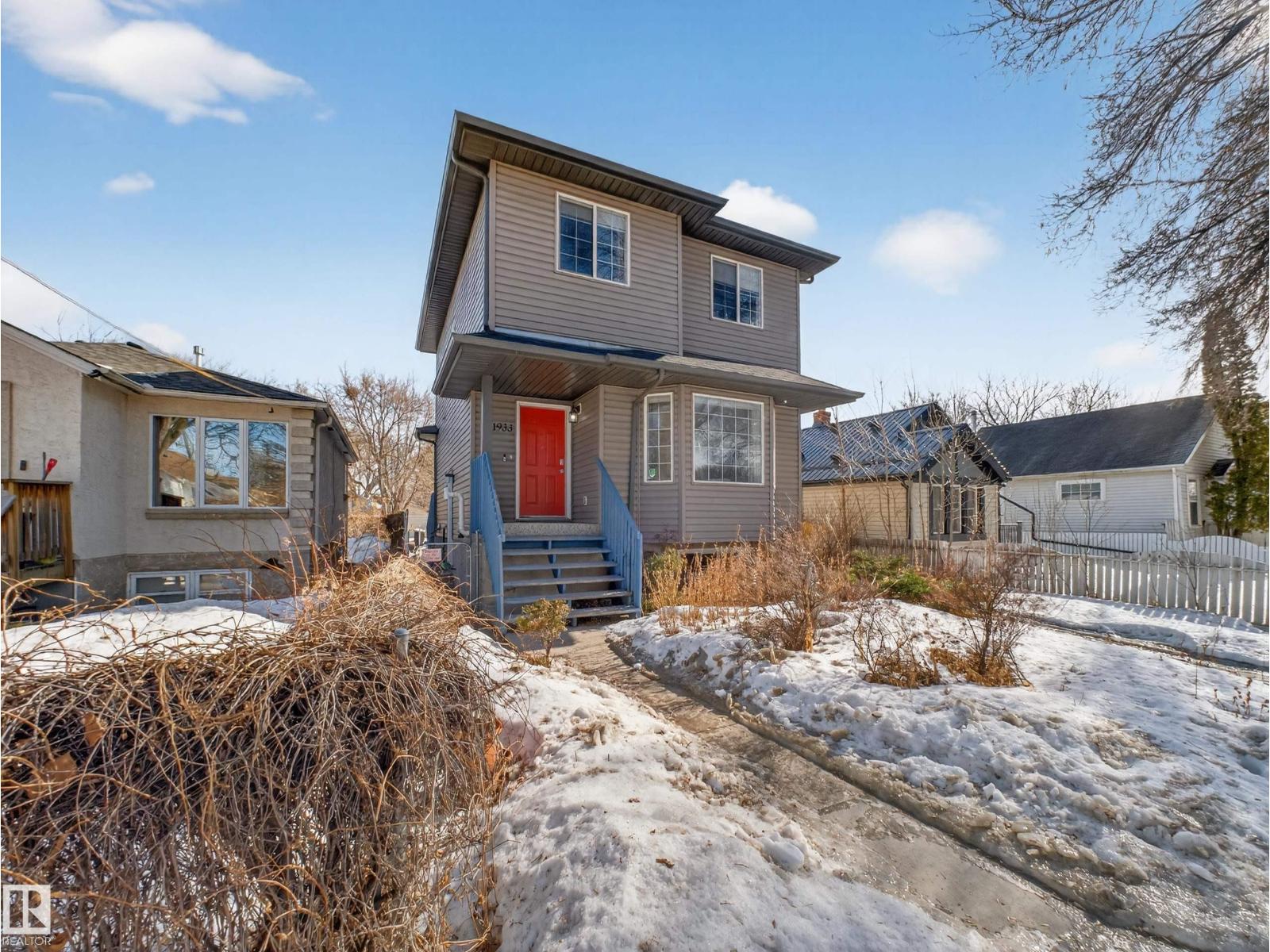 11933 77 ST NW, Edmonton