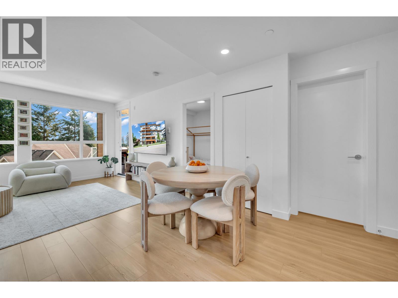 417 723 GROVER AVENUE, Coquitlam