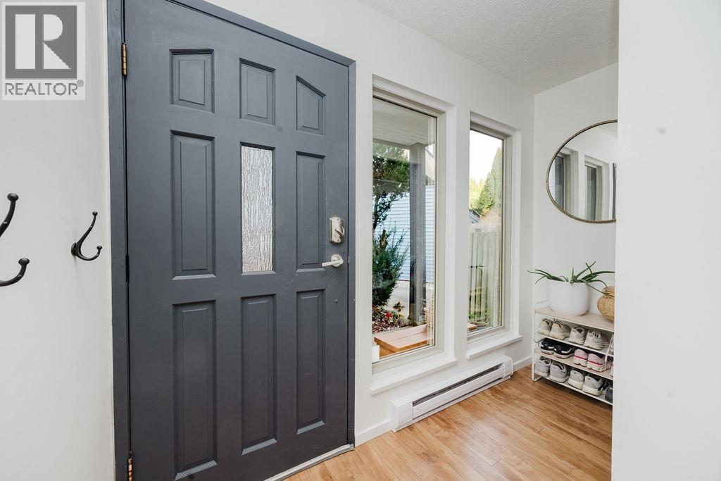 5 623 FARNHAM ROAD, Gibsons
