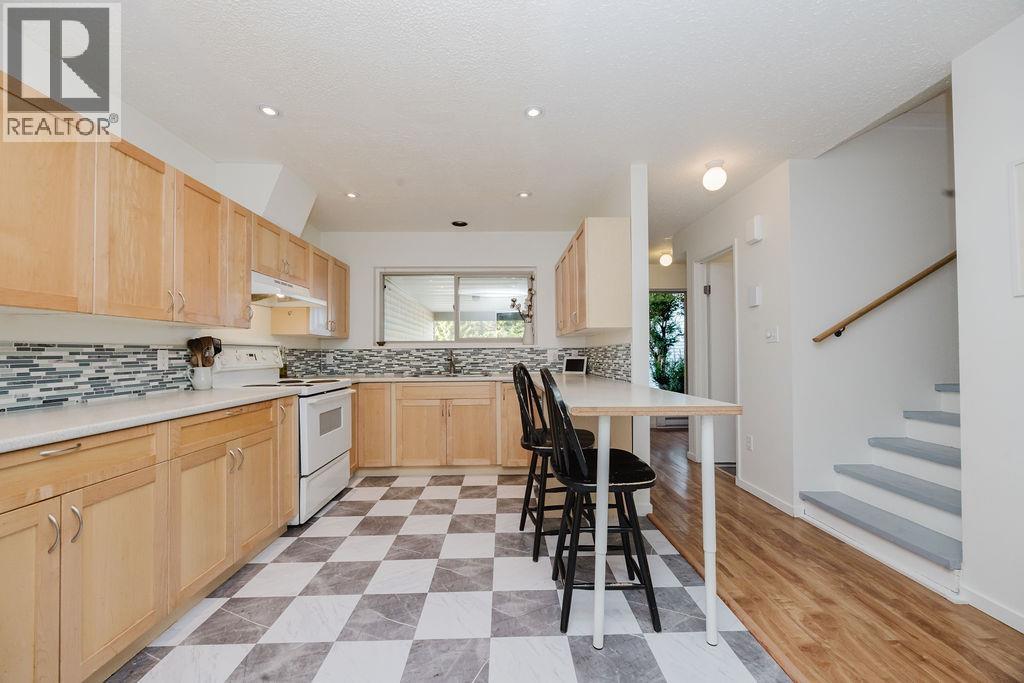 5 623 FARNHAM ROAD, Gibsons