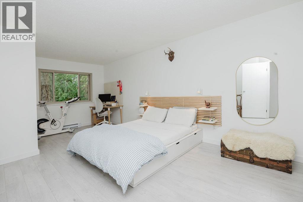 5 623 FARNHAM ROAD, Gibsons