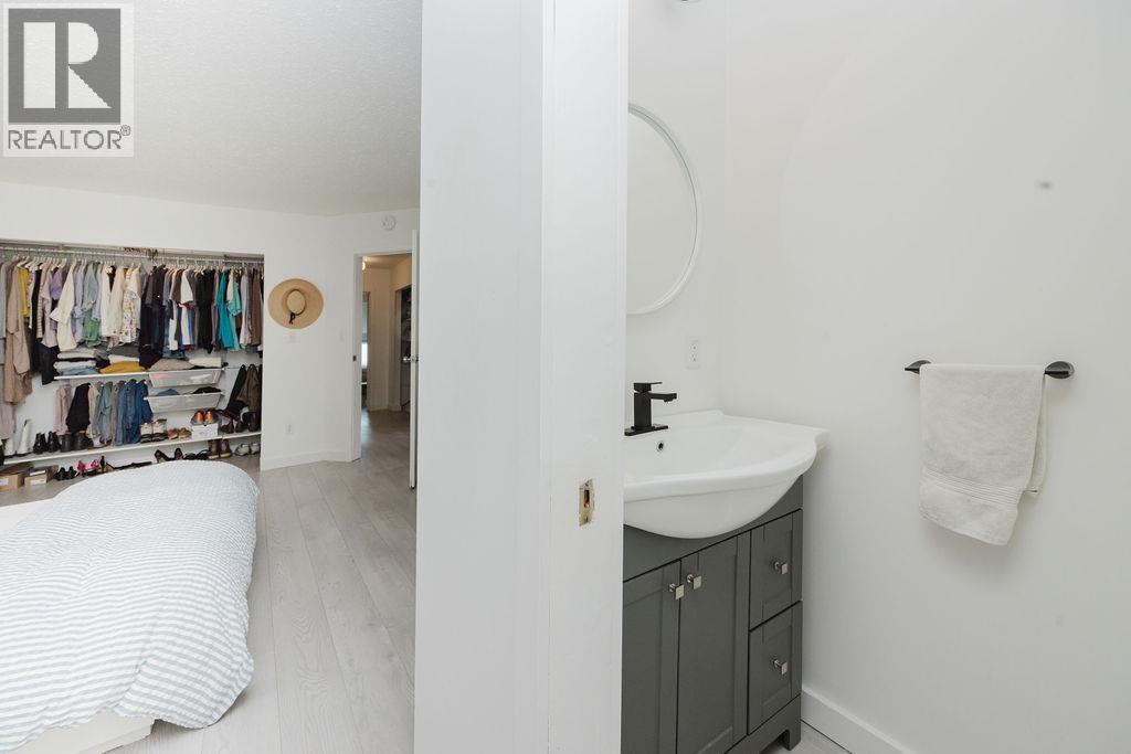 5 623 FARNHAM ROAD, Gibsons