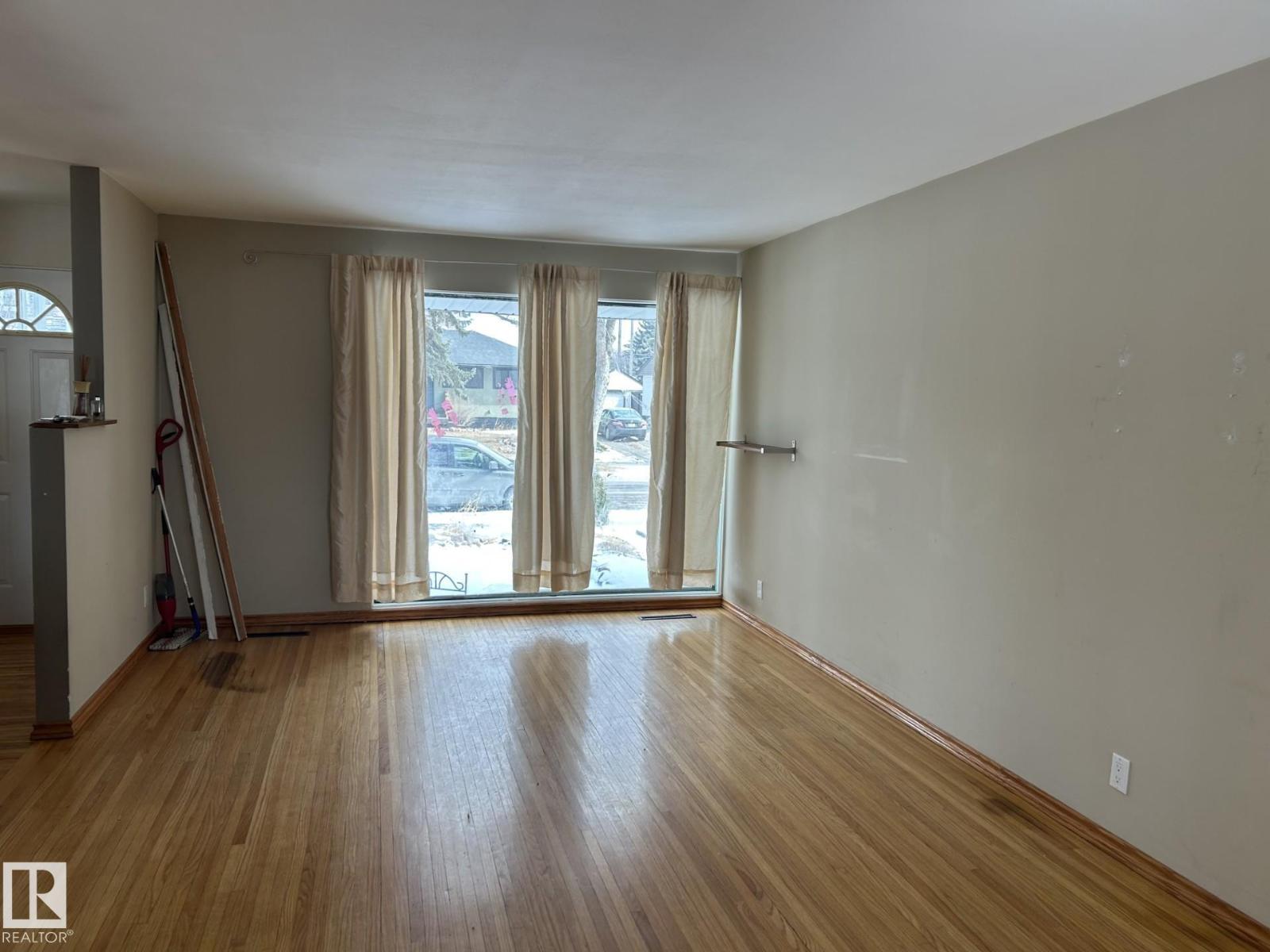 9128 83 ST NW, Edmonton