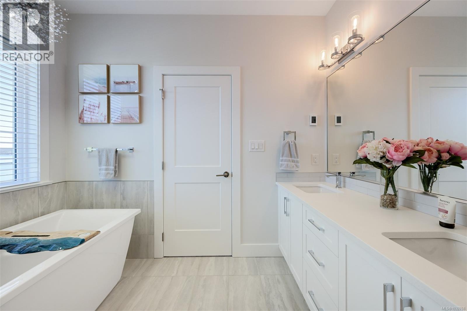  1717 Arbutus Terrace, Mill Bay