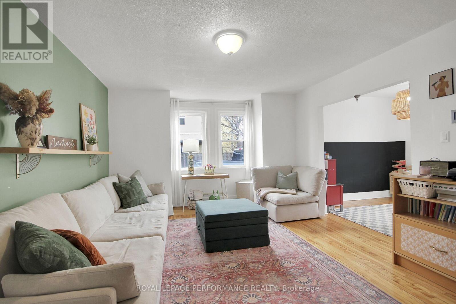 345 TWEEDSMUIR AVENUE - 6