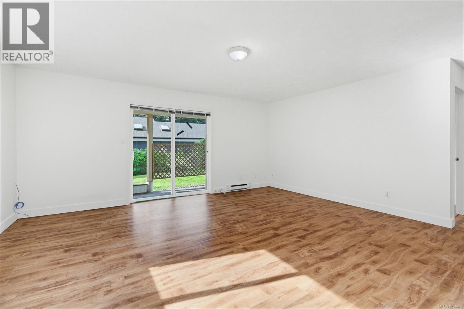  5272 Cordova Bay Road, Saanich