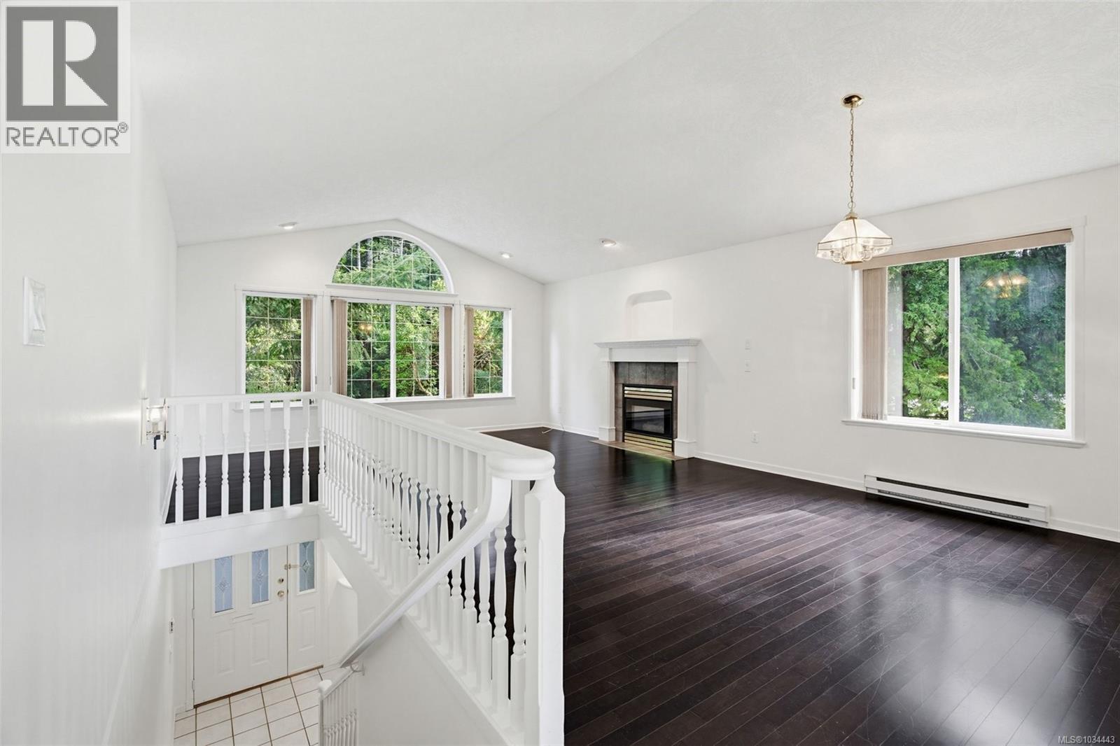  5272 Cordova Bay Road, Saanich