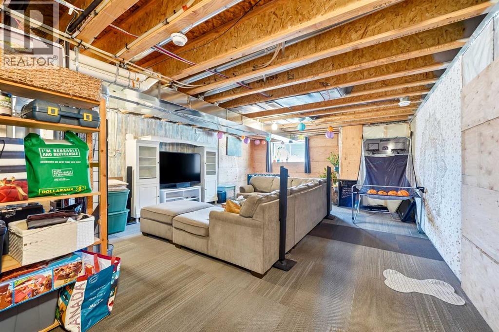 17 Precedence Glen, Cochrane