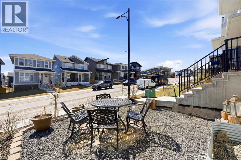 17 Precedence Glen, Cochrane