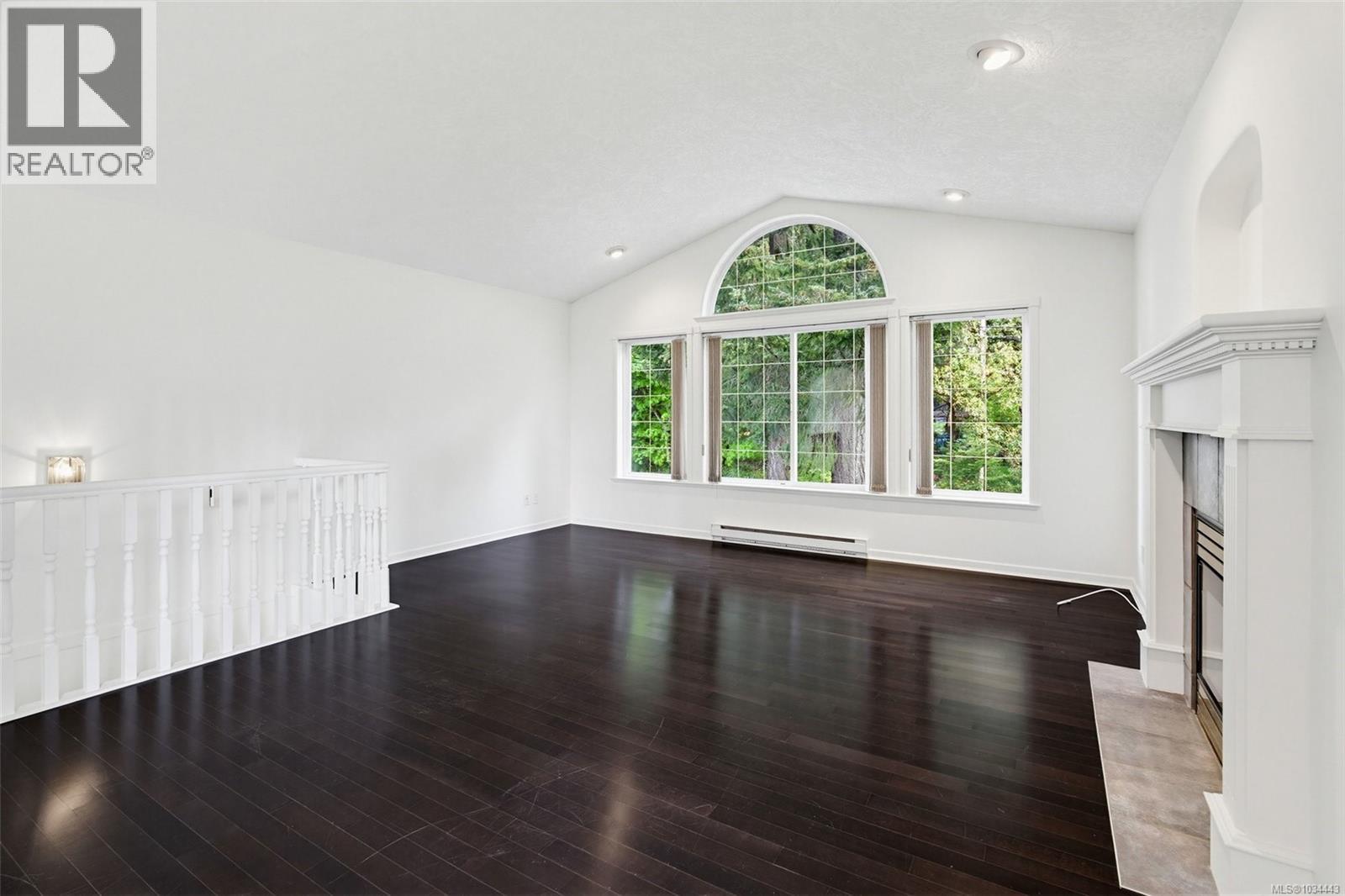  5272 Cordova Bay Road, Saanich