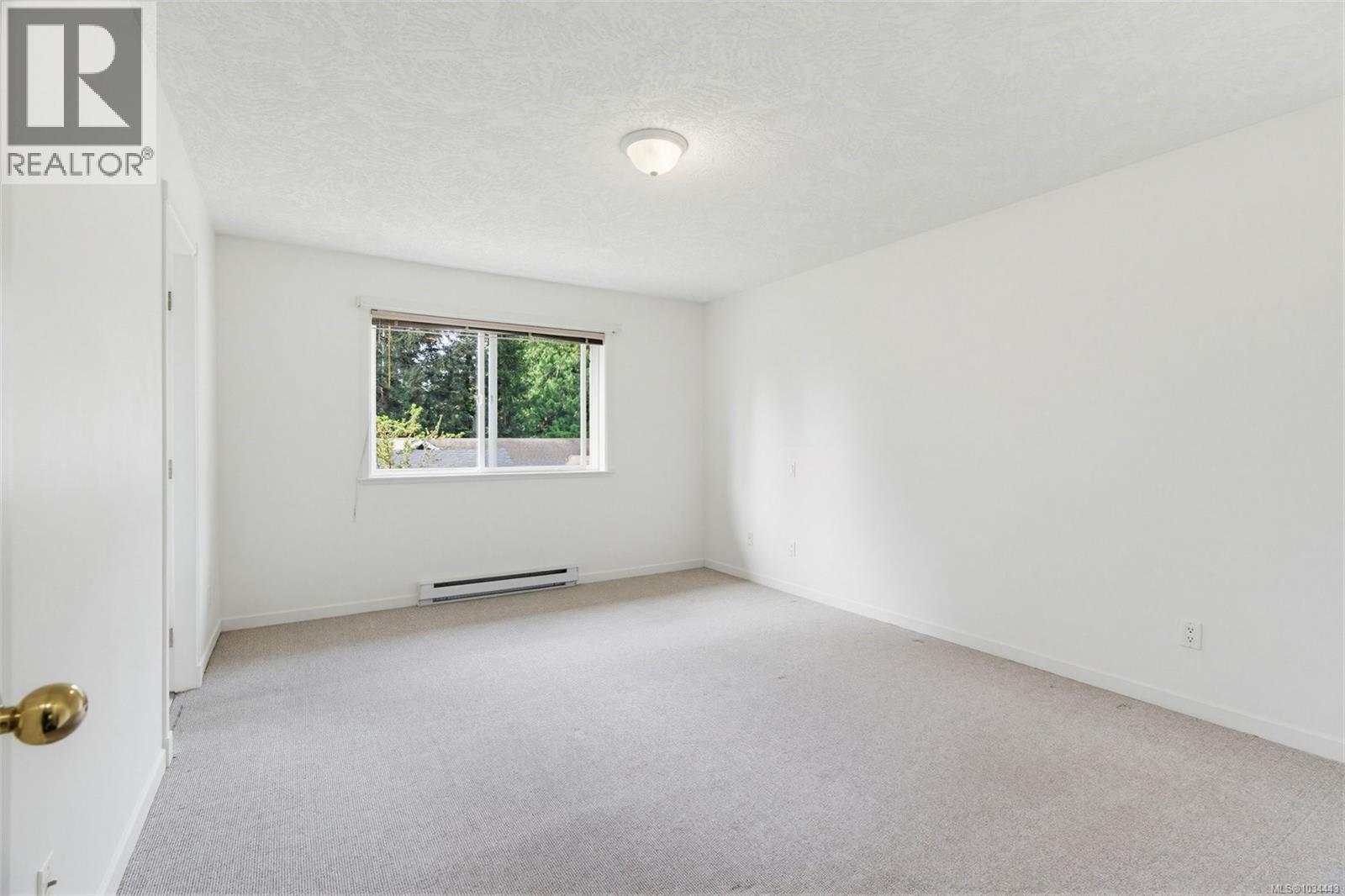  5272 Cordova Bay Road, Saanich