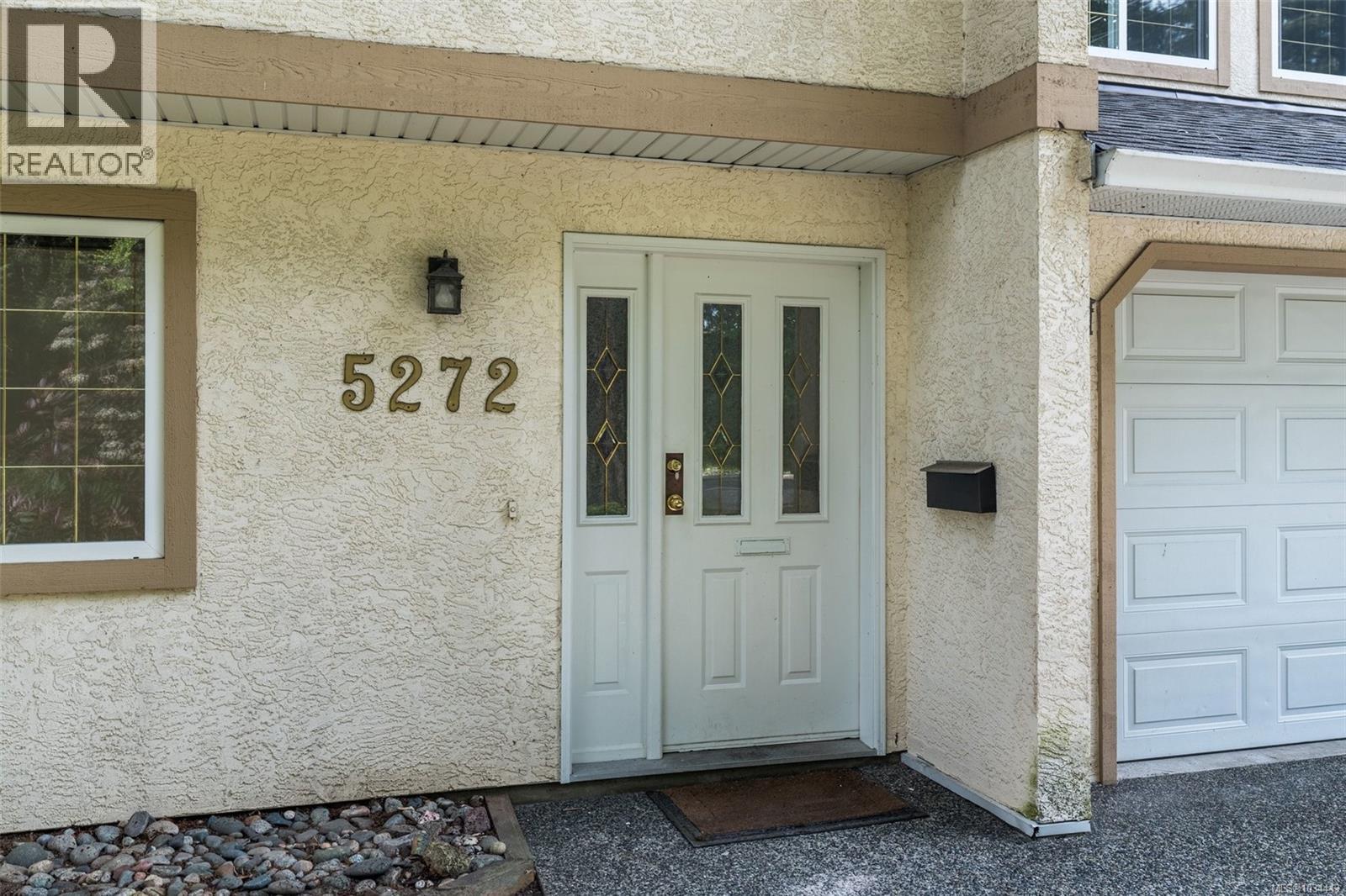 5272 Cordova Bay Rd - 5
