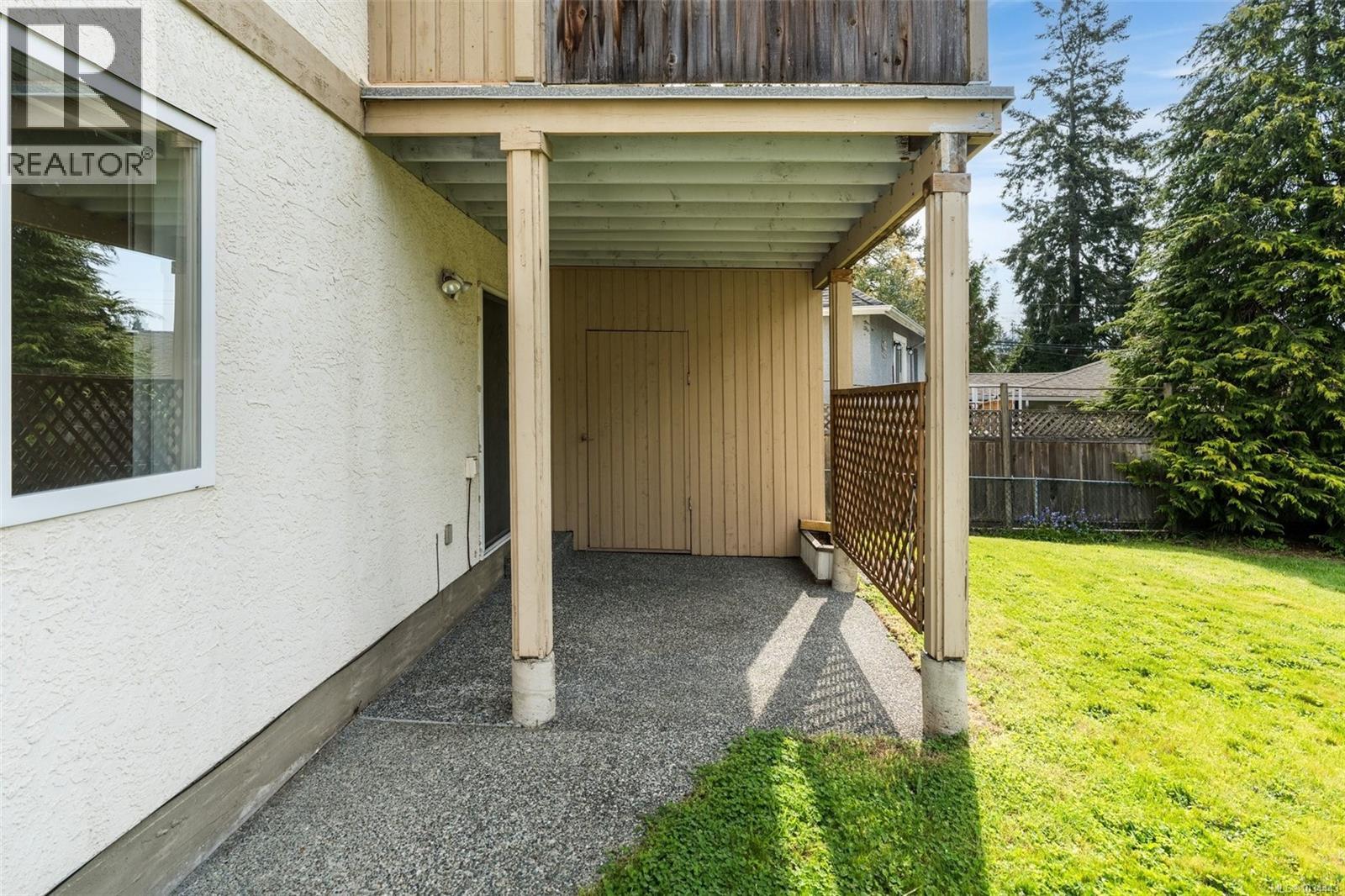  5272 Cordova Bay Road, Saanich