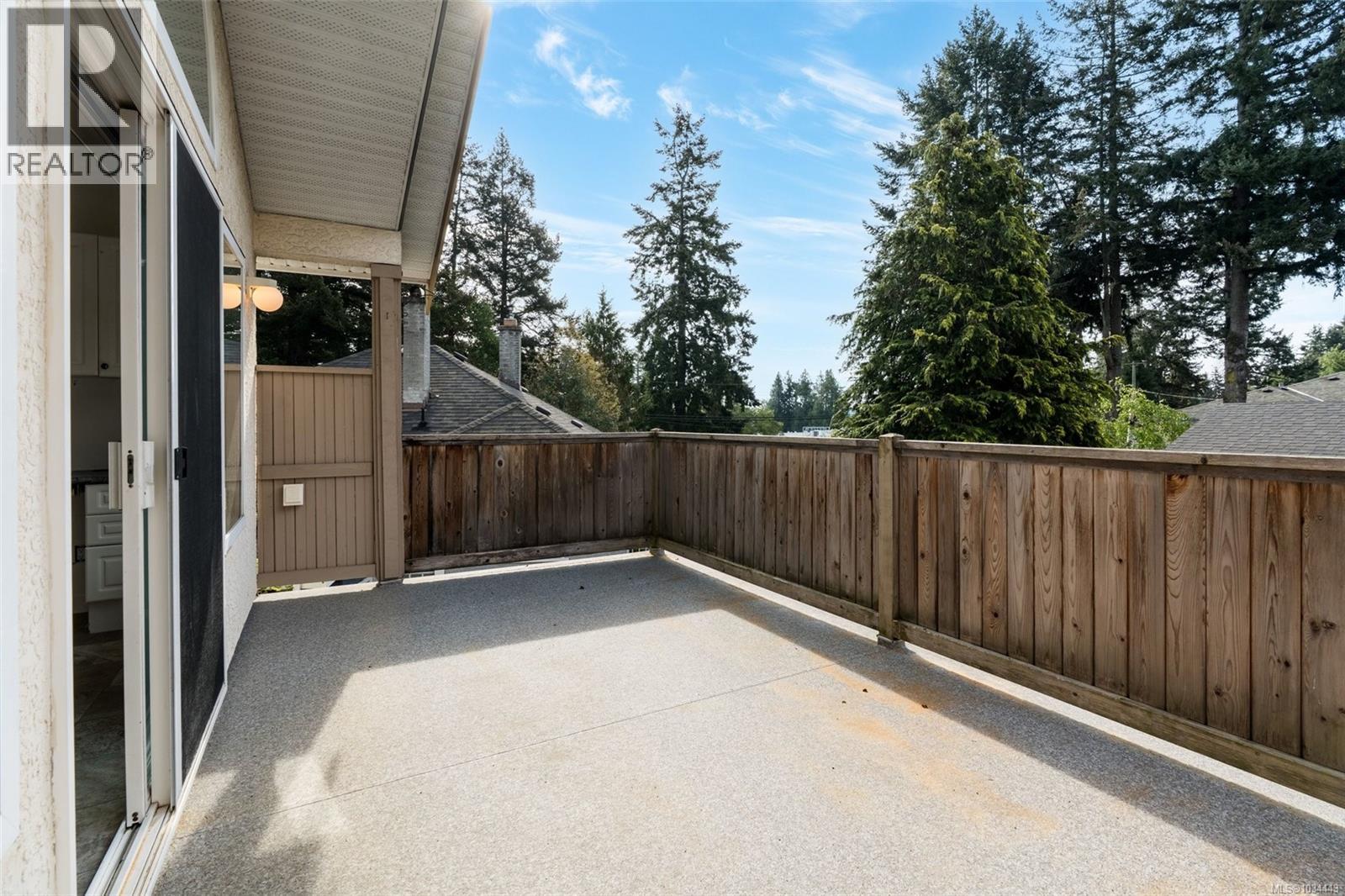 5272 Cordova Bay Rd - 19