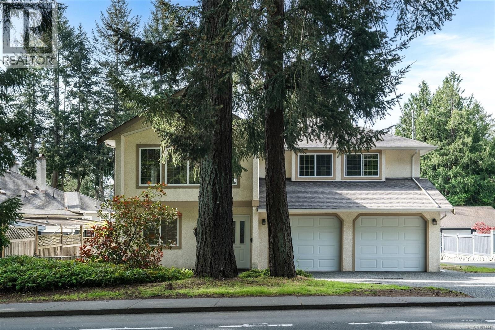 5272 Cordova Bay Rd - 3