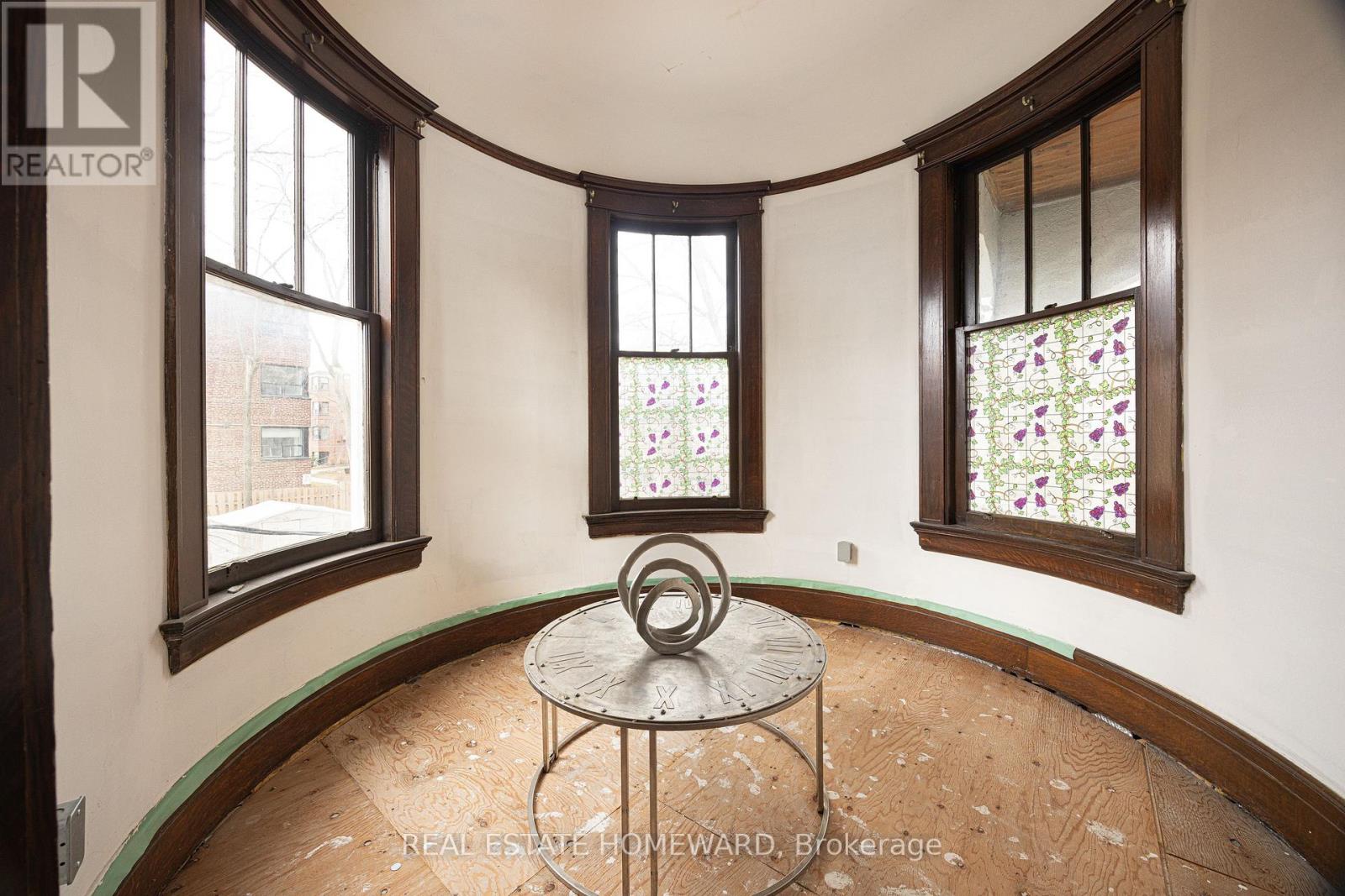 3025 QUEEN STREET E - 16