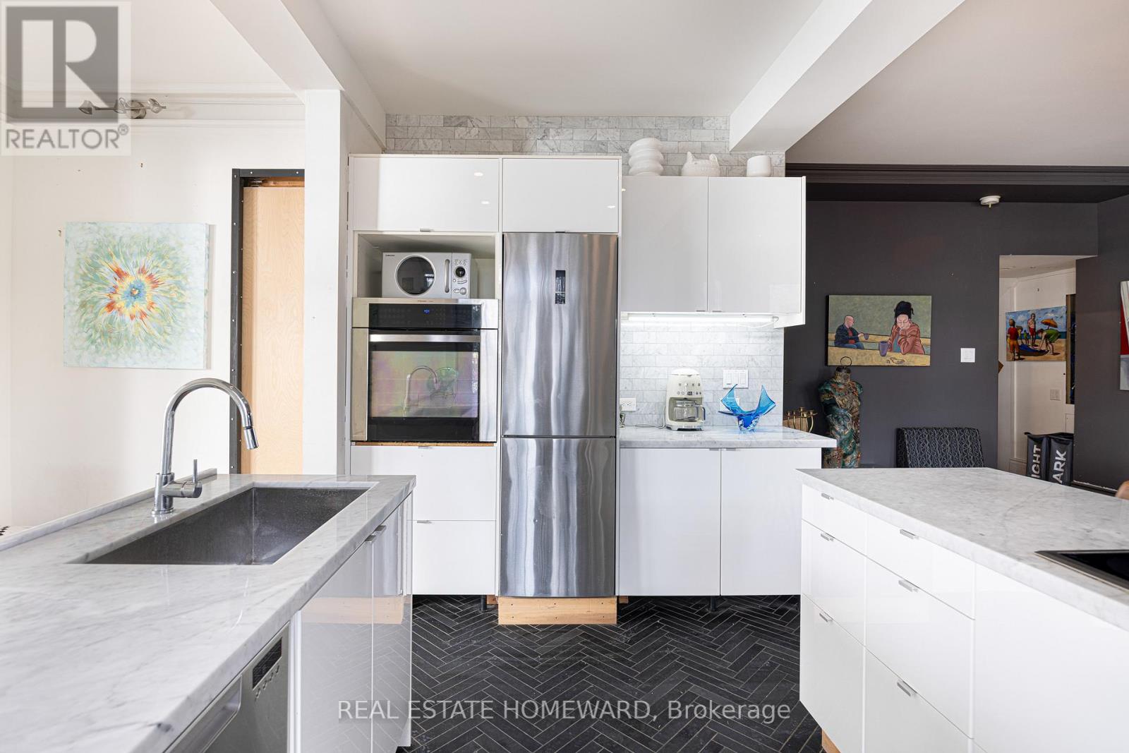 3025 QUEEN STREET E - 42