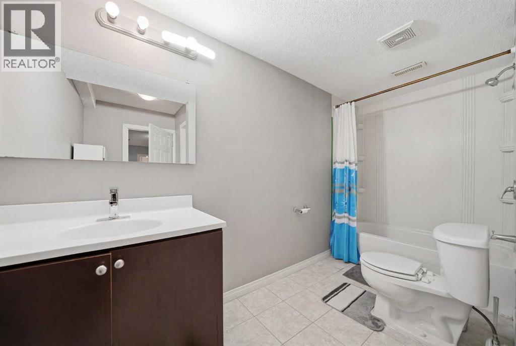 2855 Catalina Boulevard NE - 34