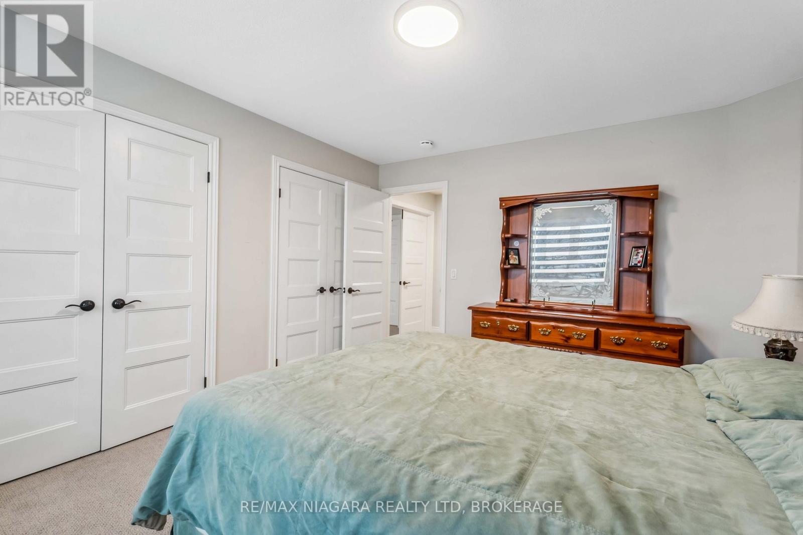 1 HOPKINS STREET - 35