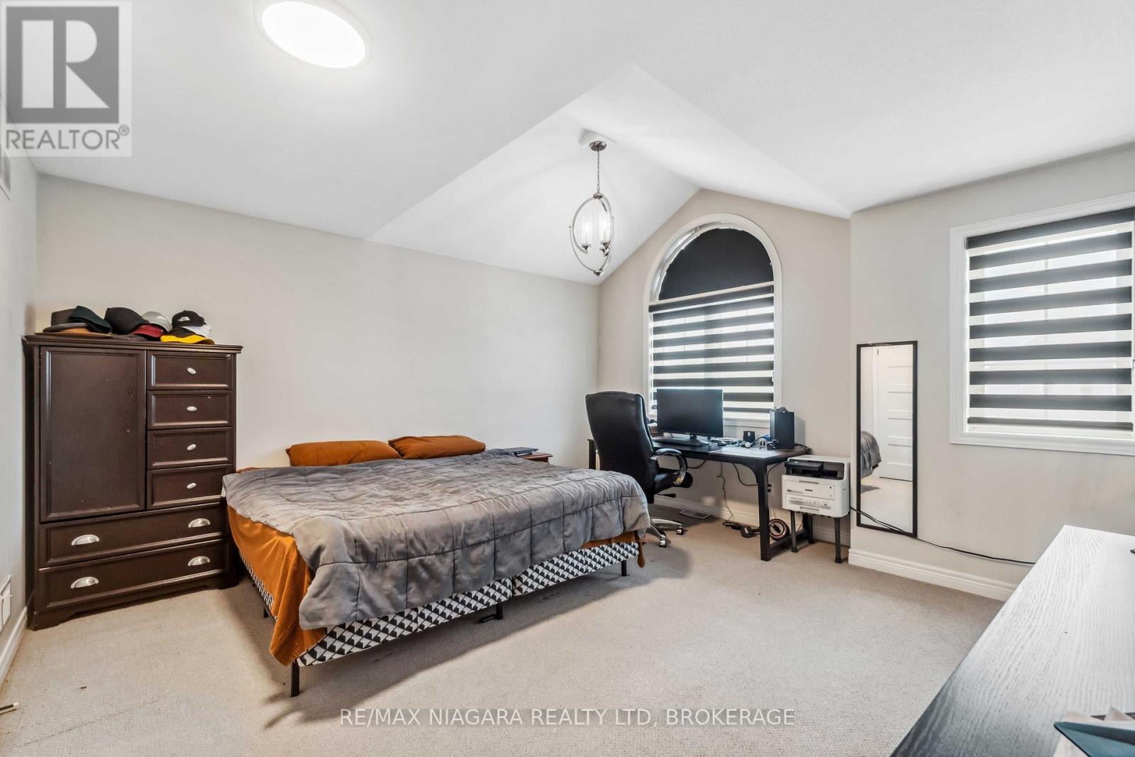 1 HOPKINS STREET - 37