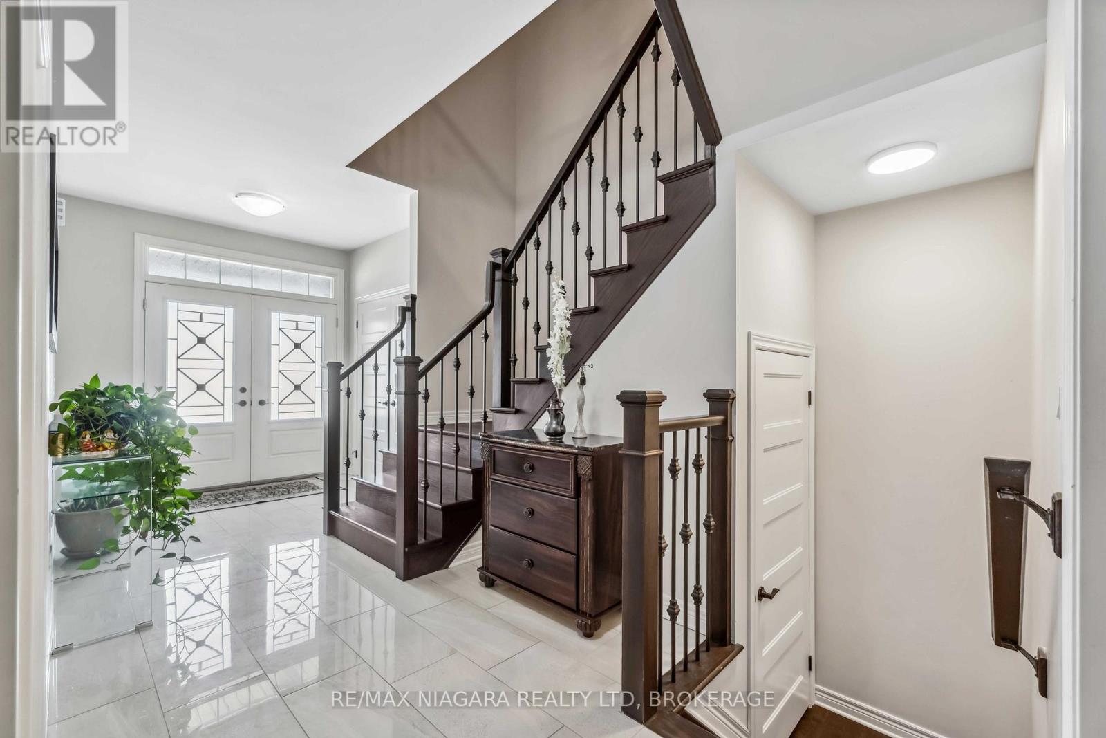 1 HOPKINS STREET - 4