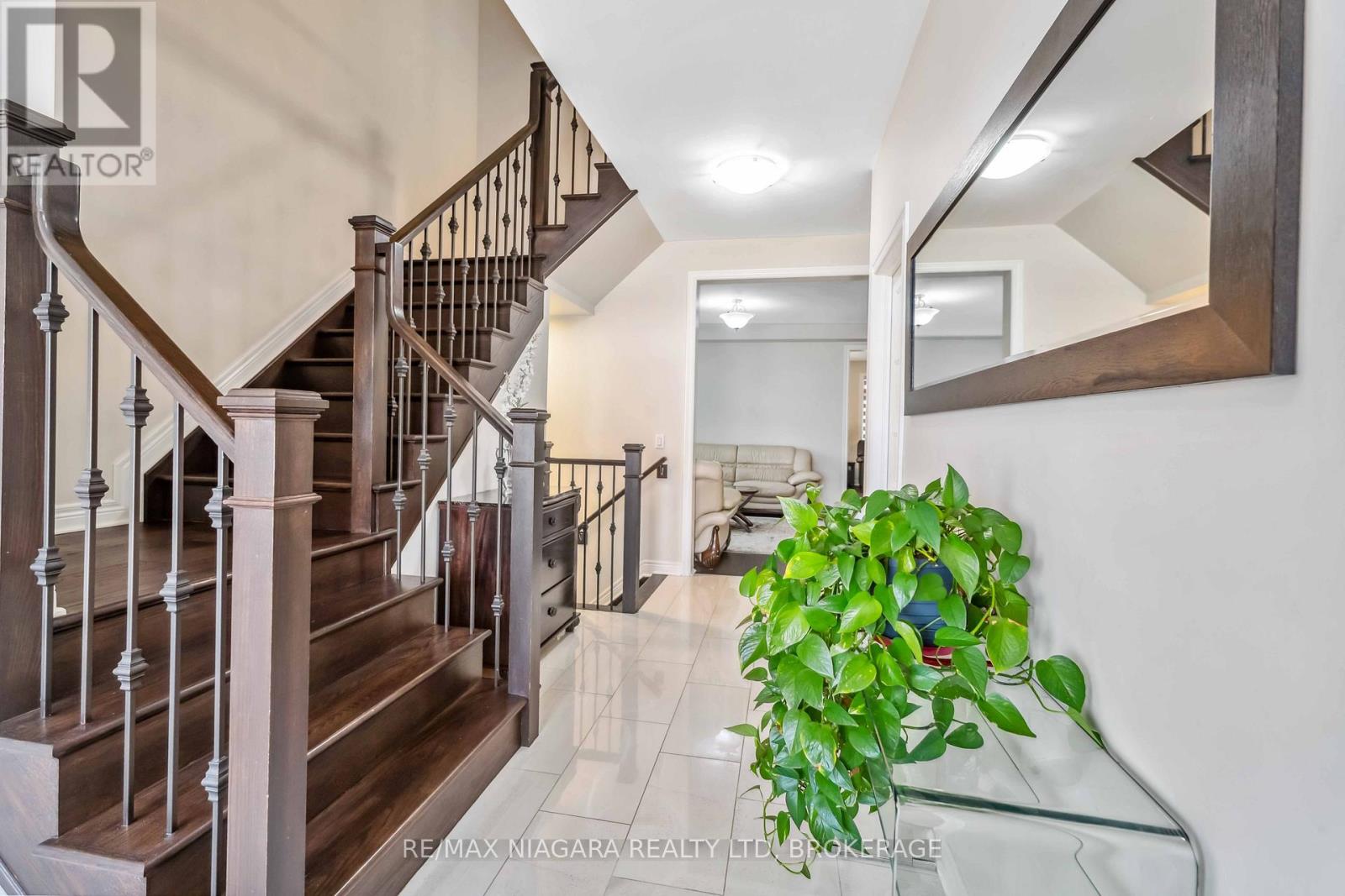 1 HOPKINS STREET - 5