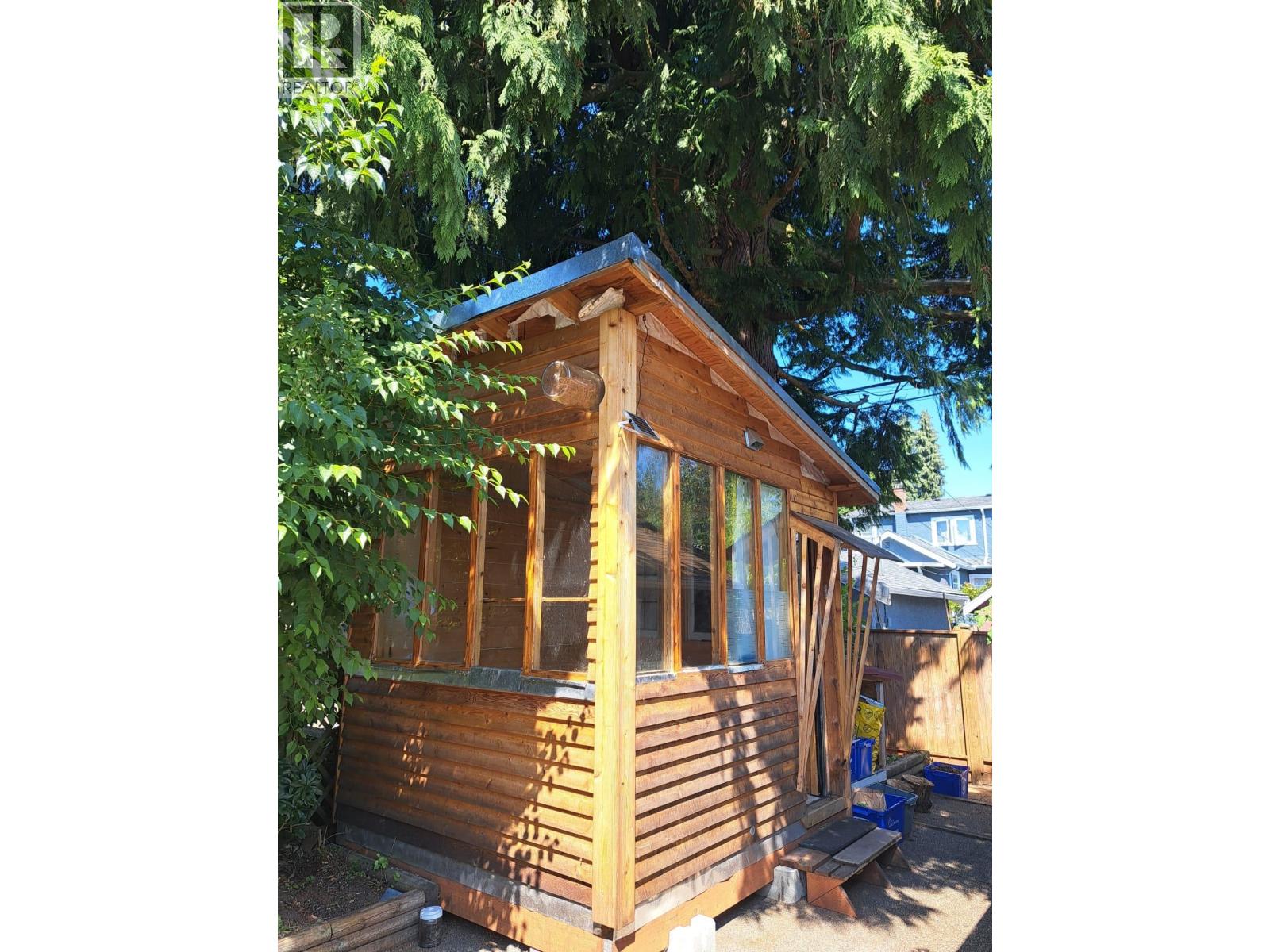Main 4517 WEST 14TH AVENUE, Vancouver