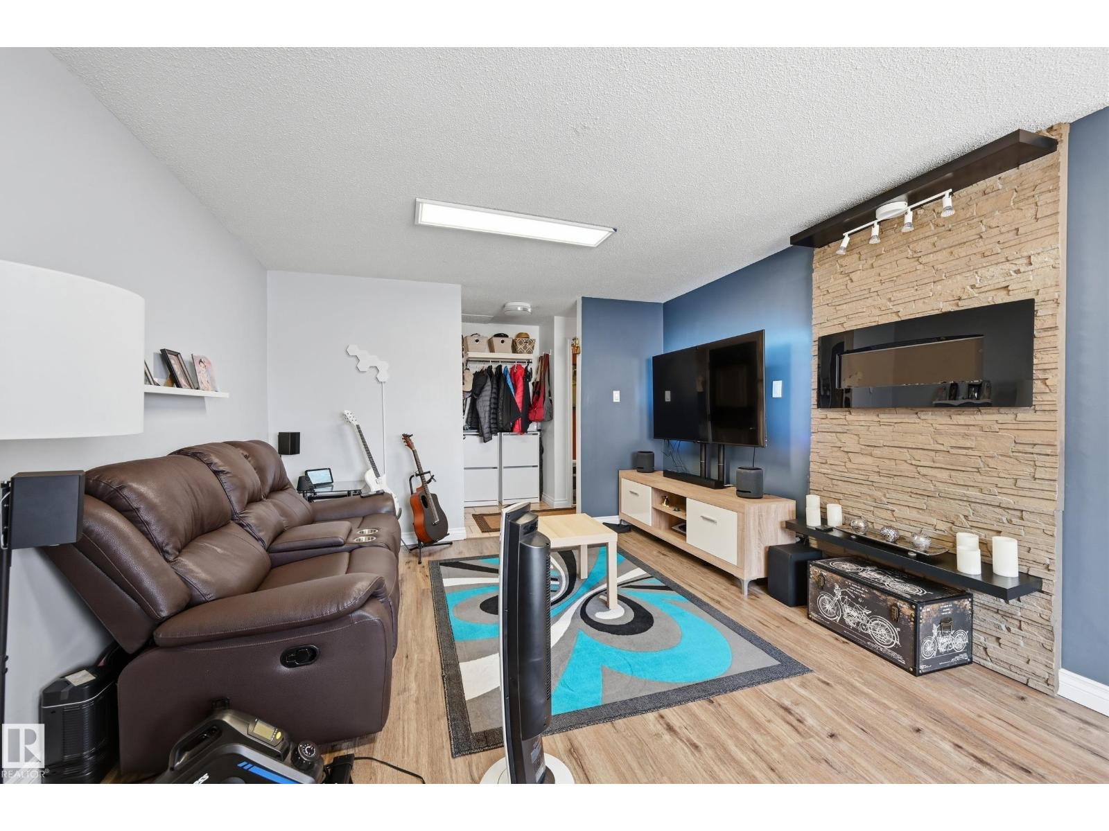 #105 7204 81 AV NW, Edmonton