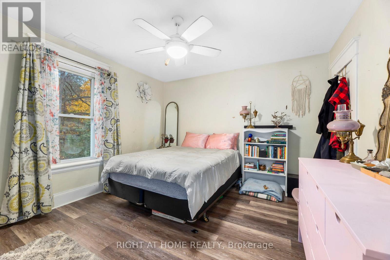 105 GIBSON STREET - 19
