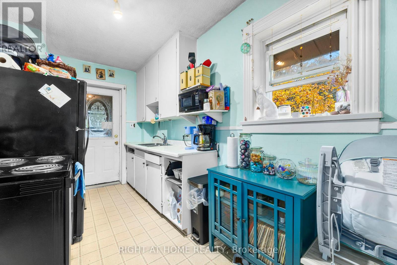 105 GIBSON STREET - 27