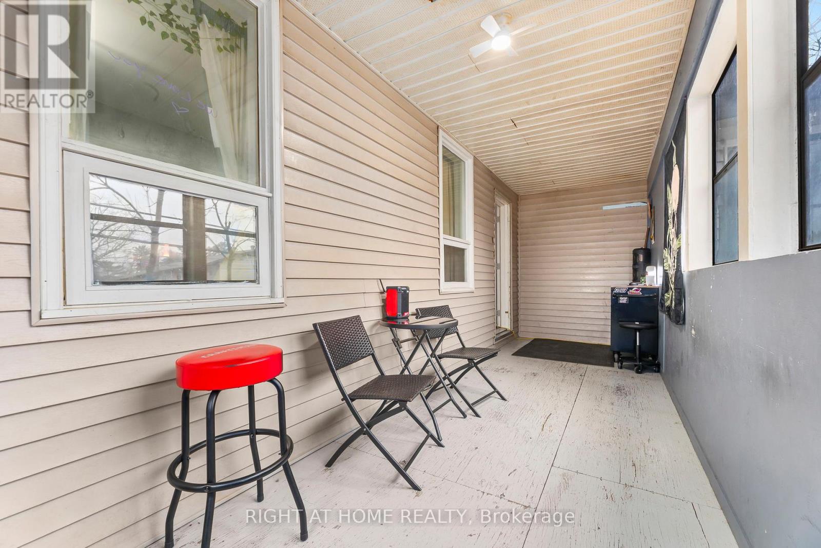 105 GIBSON STREET - 5