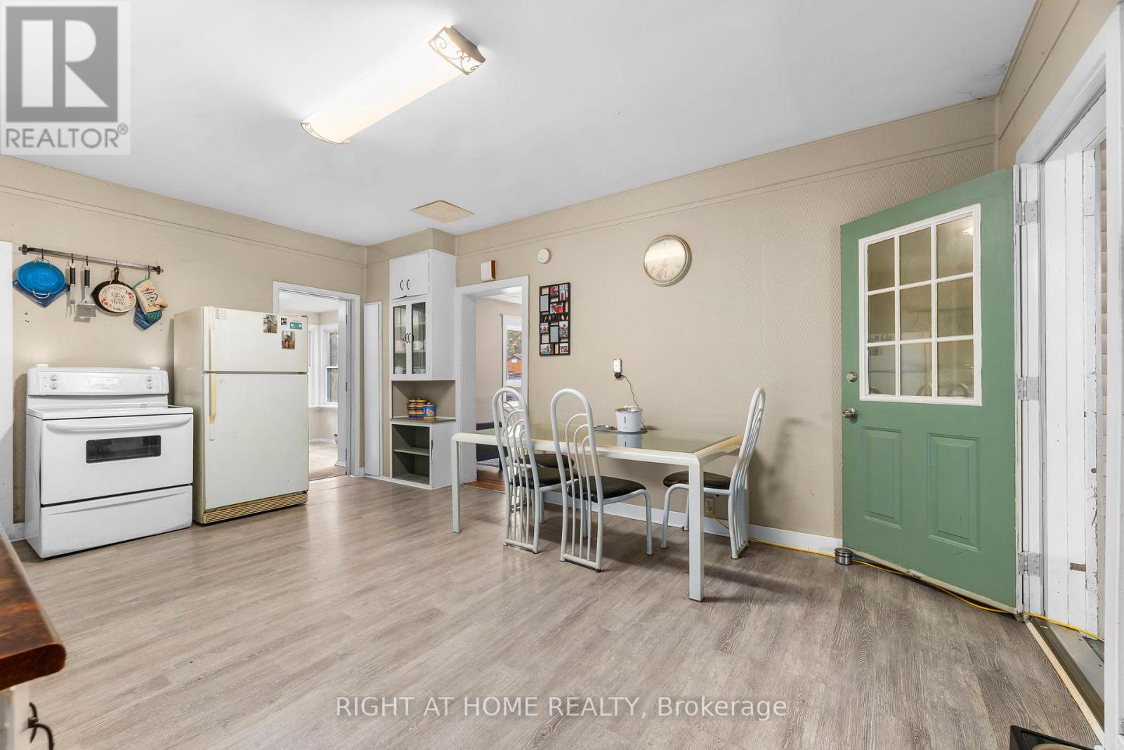 105 GIBSON STREET - 7