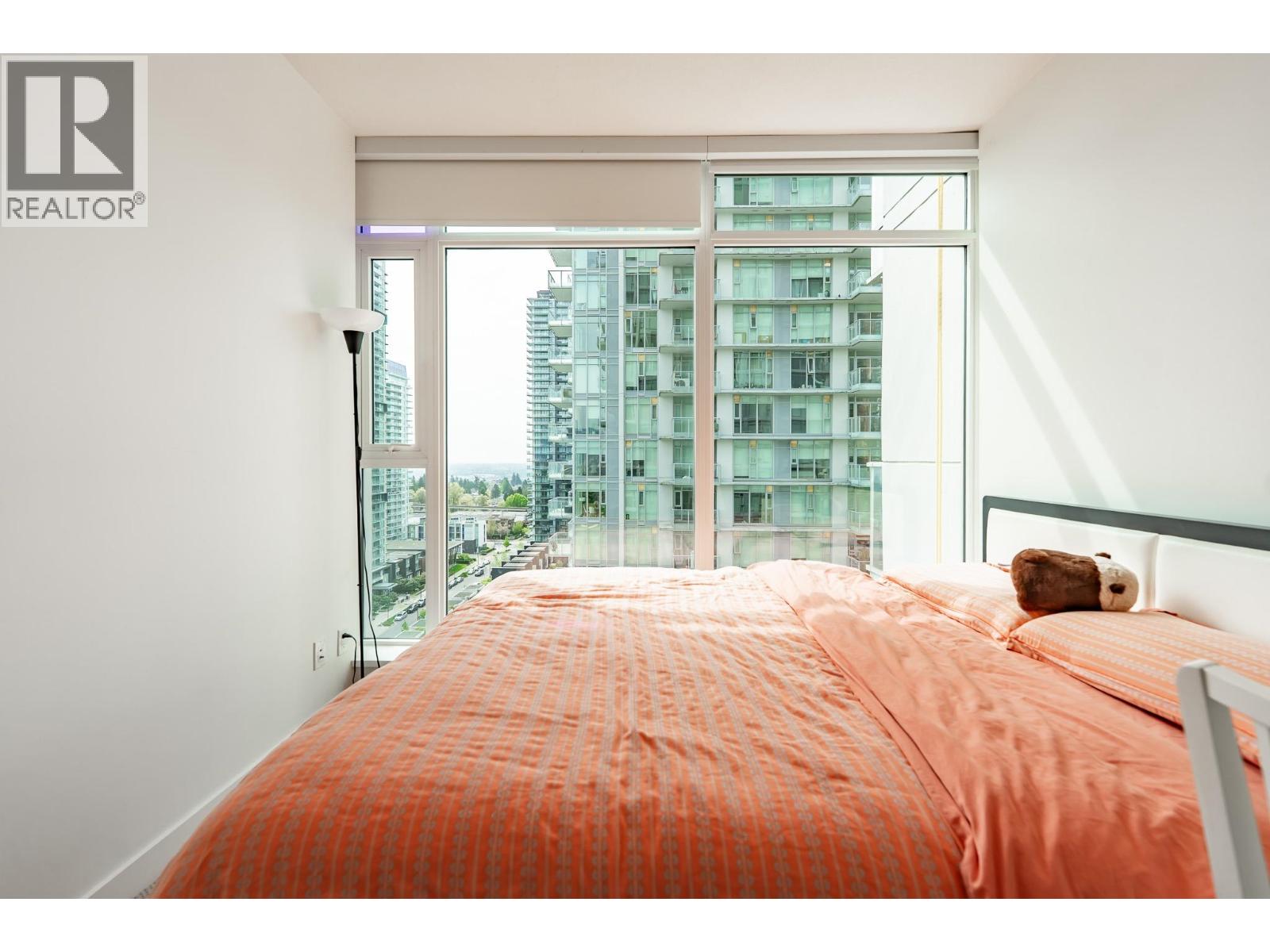 2 Bed, 2 Bath House for Sale in Burnaby – 1901 6538 NELSON AVENUE, Burnaby - Image 16
