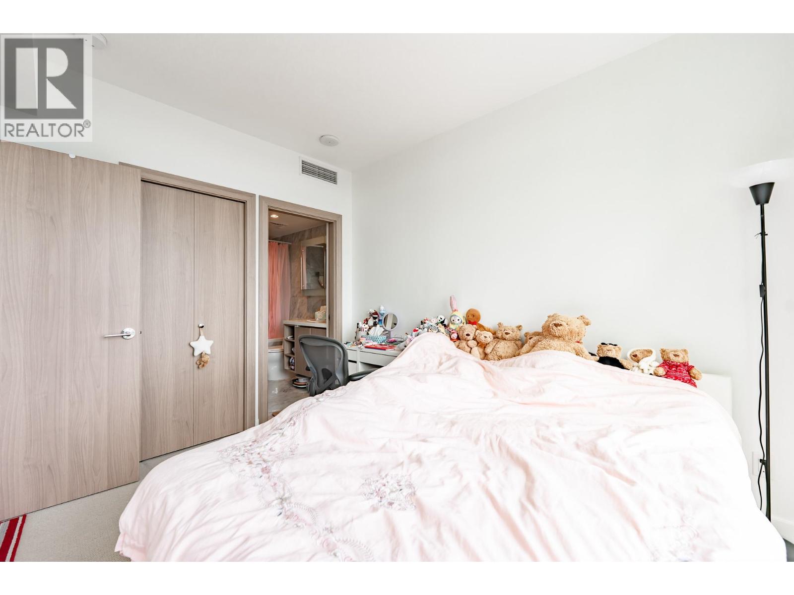2 Bed, 2 Bath House for Sale in Burnaby – 1901 6538 NELSON AVENUE, Burnaby - Image 19