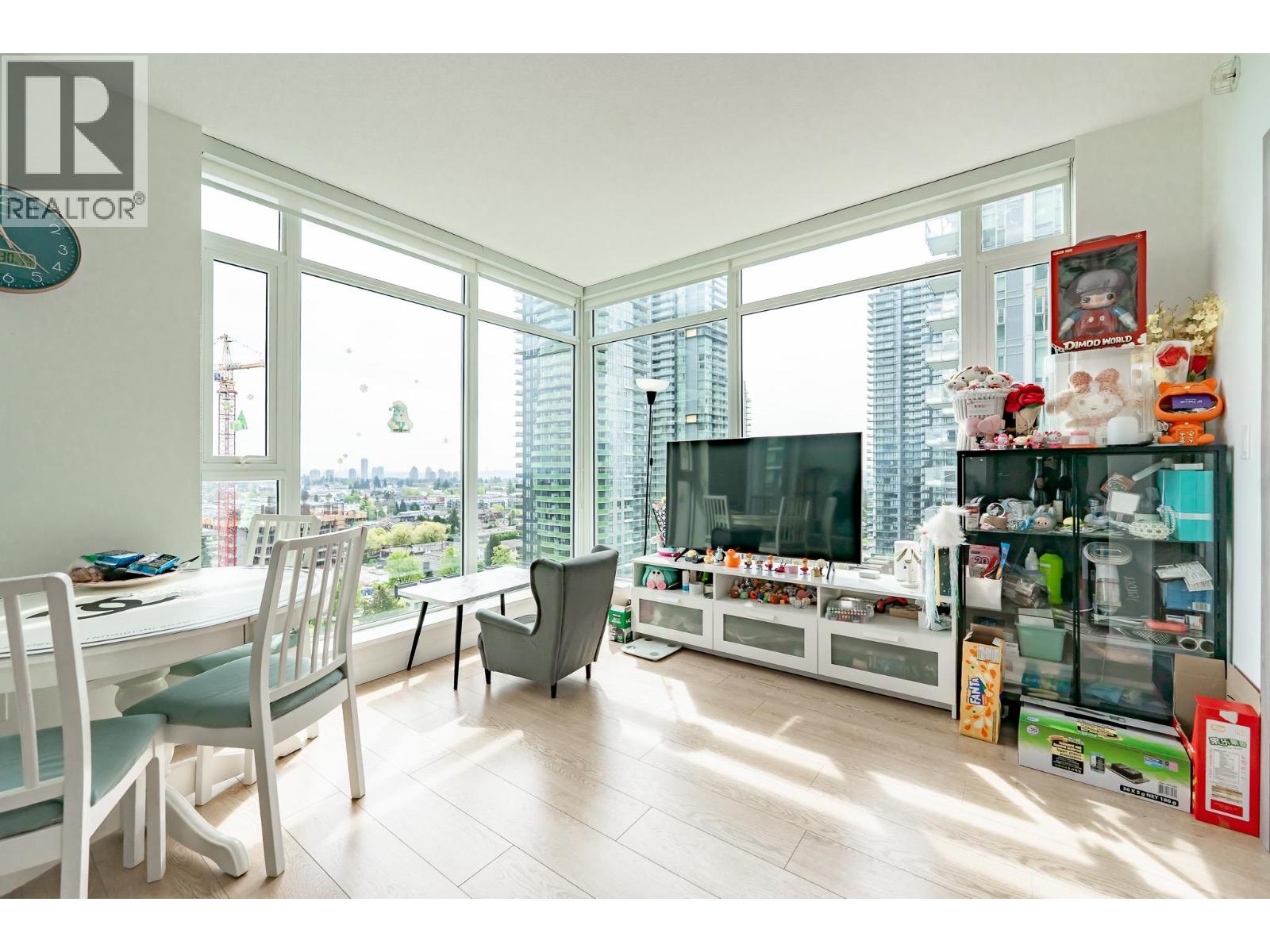 2 Bed, 2 Bath House for Sale in Burnaby – 1901 6538 NELSON AVENUE, Burnaby - Image 6