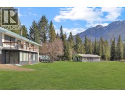3526 Island Pond Road, Skookumchuck, BC V0B2E0 Photo 60