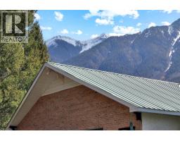 3526 Island Pond Road, Skookumchuck, BC V0B2E0 Photo 51