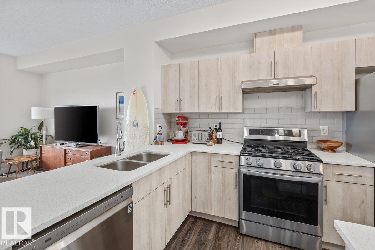 #21 979 CRYSTALLINA NERA WY NW, Edmonton