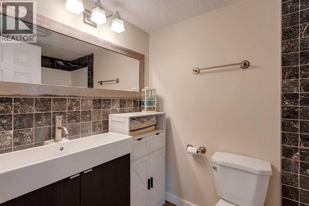 #301 2203 14 Street SW - 4