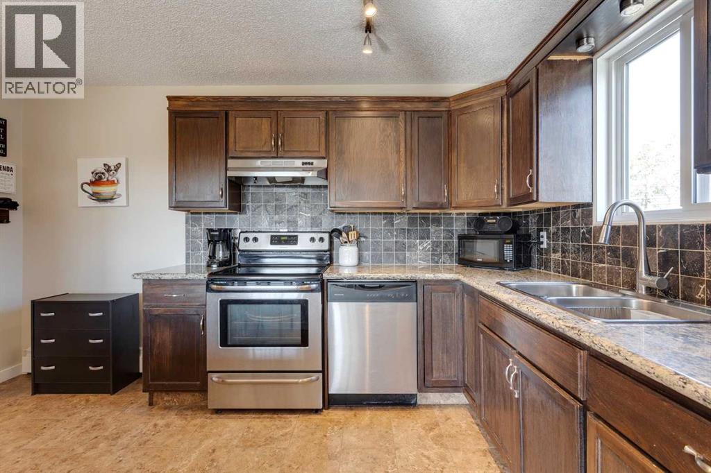 #301 2203 14 Street SW - 15