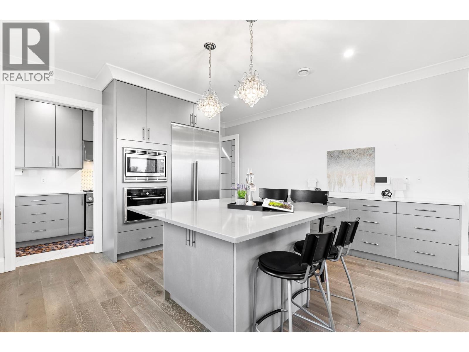 4 Bed, 4 Bath Duplex for Sale in Burnaby – 5710 GRANT STREET, Burnaby – MLS# R3117113 - Image 12