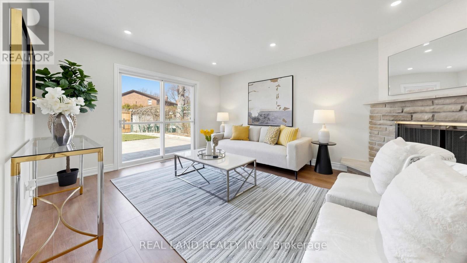 54 MARBLEMOUNT CRESCENT - 13