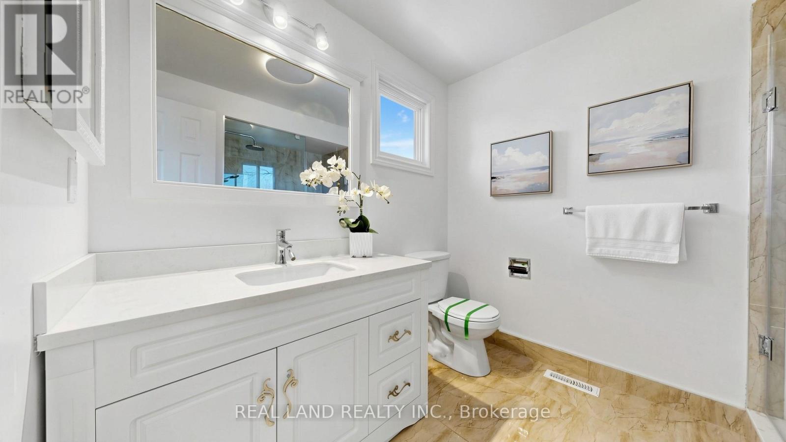 54 MARBLEMOUNT CRESCENT - 31