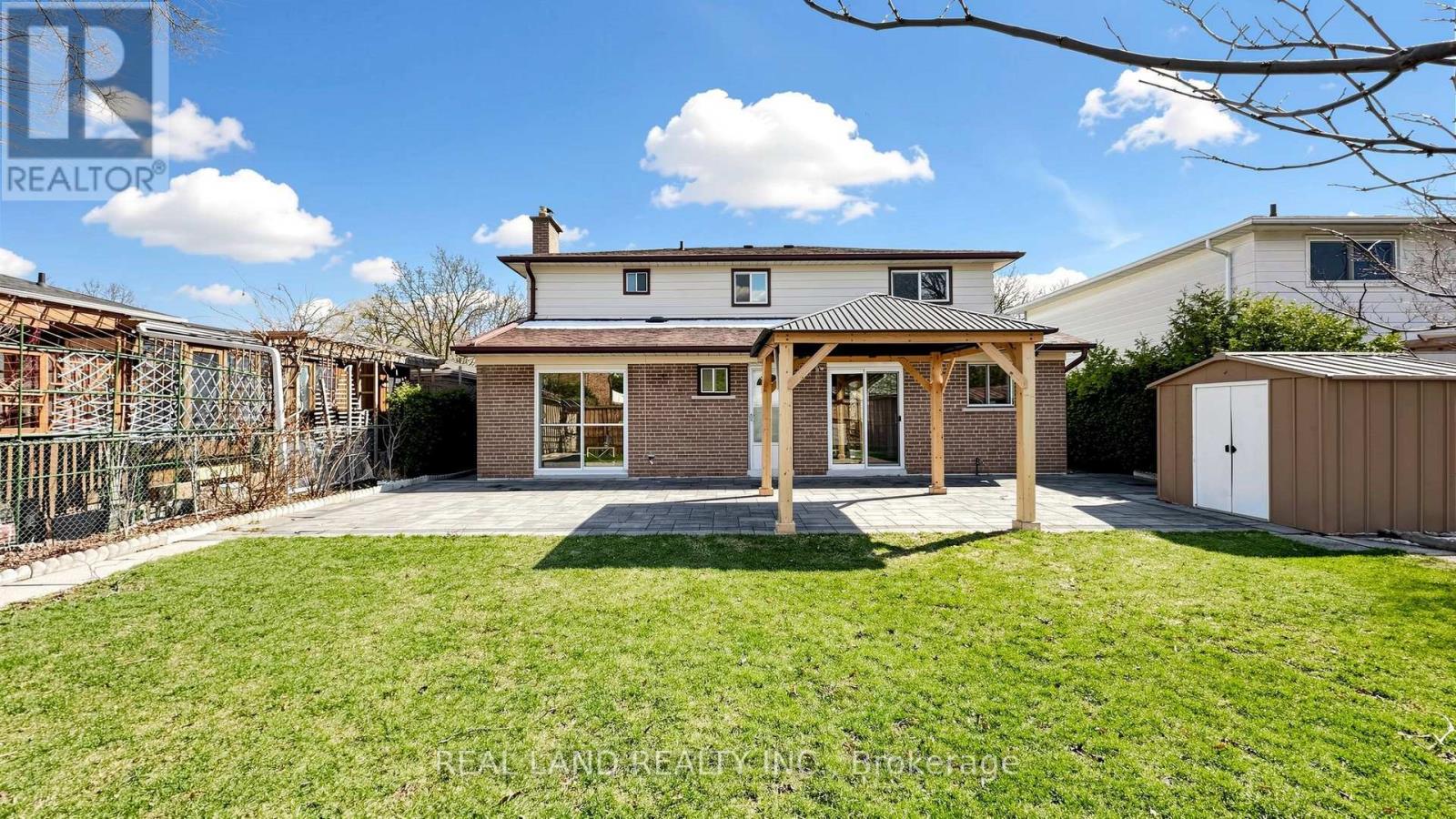 54 MARBLEMOUNT CRESCENT - 40