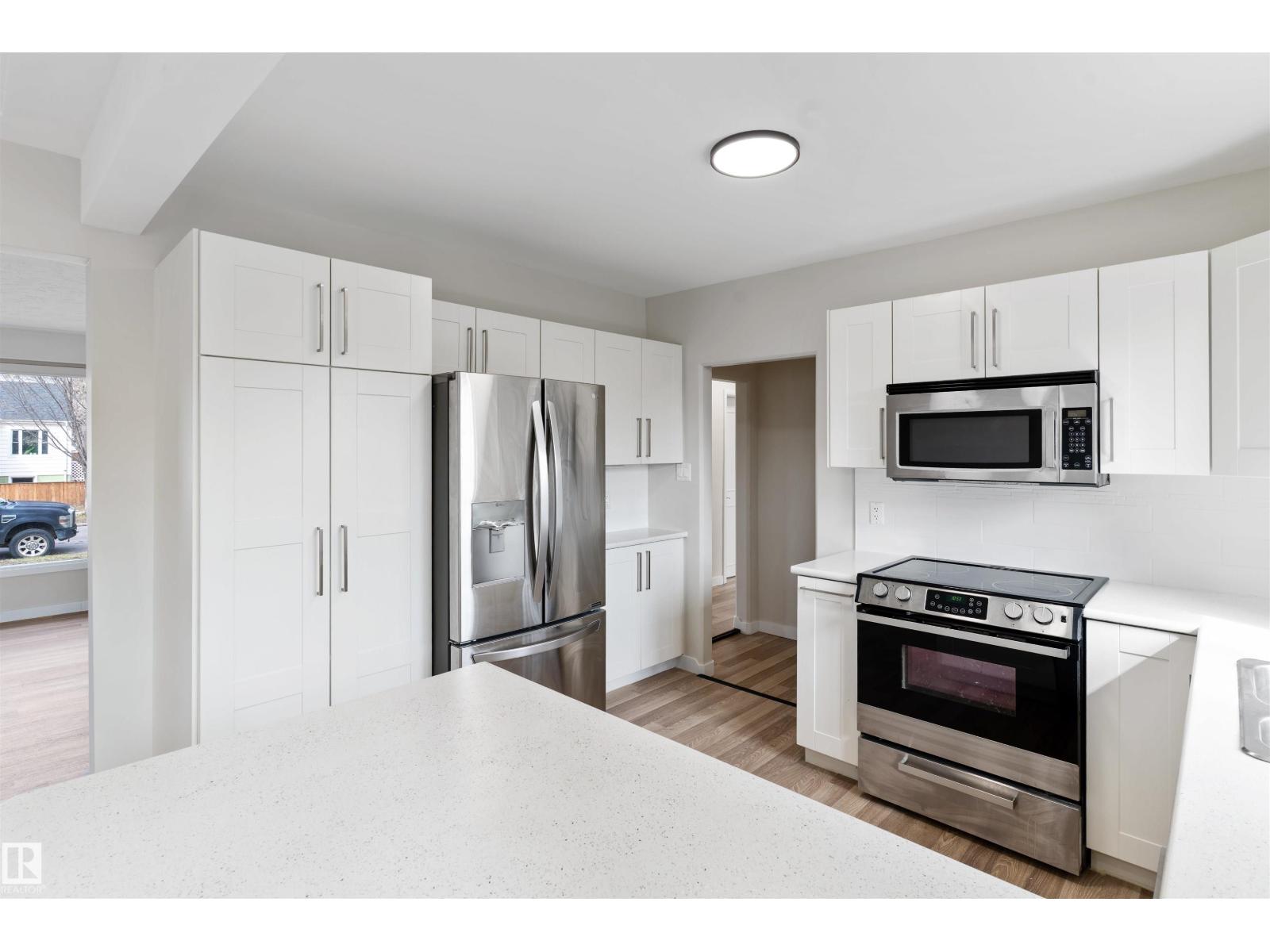 12411 90 ST NW, Edmonton