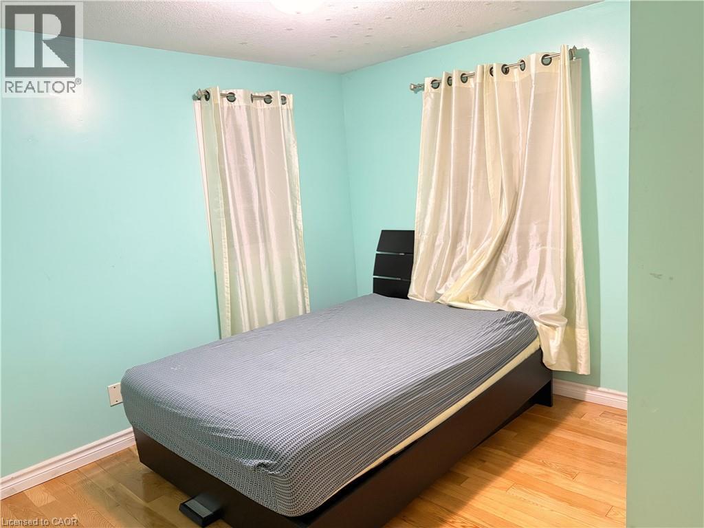 1126 COPPER LEAF Crescent, Kitchener, Ontario, N2E3W4 — Photo 12