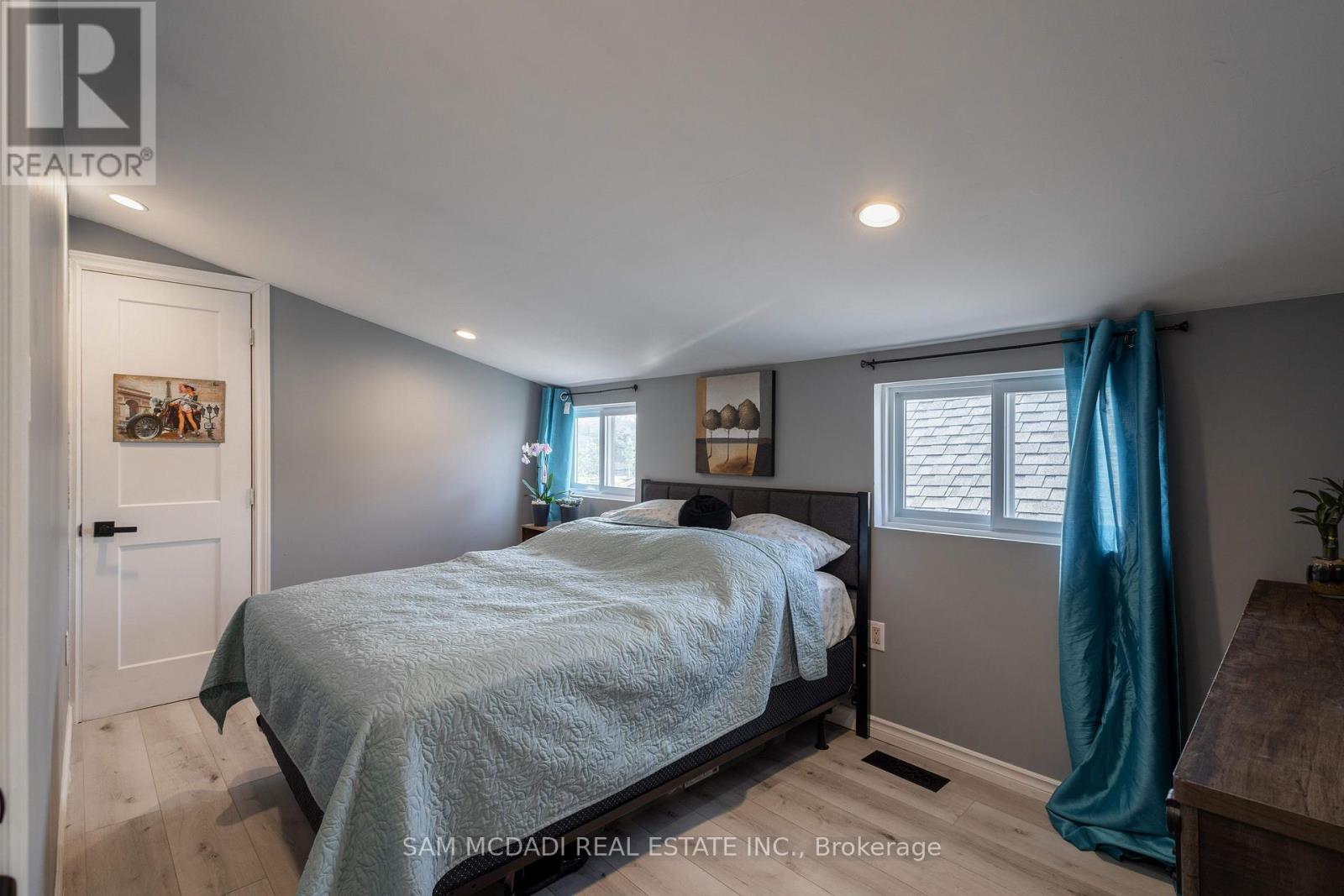 55 ALLAN AVENUE - 17