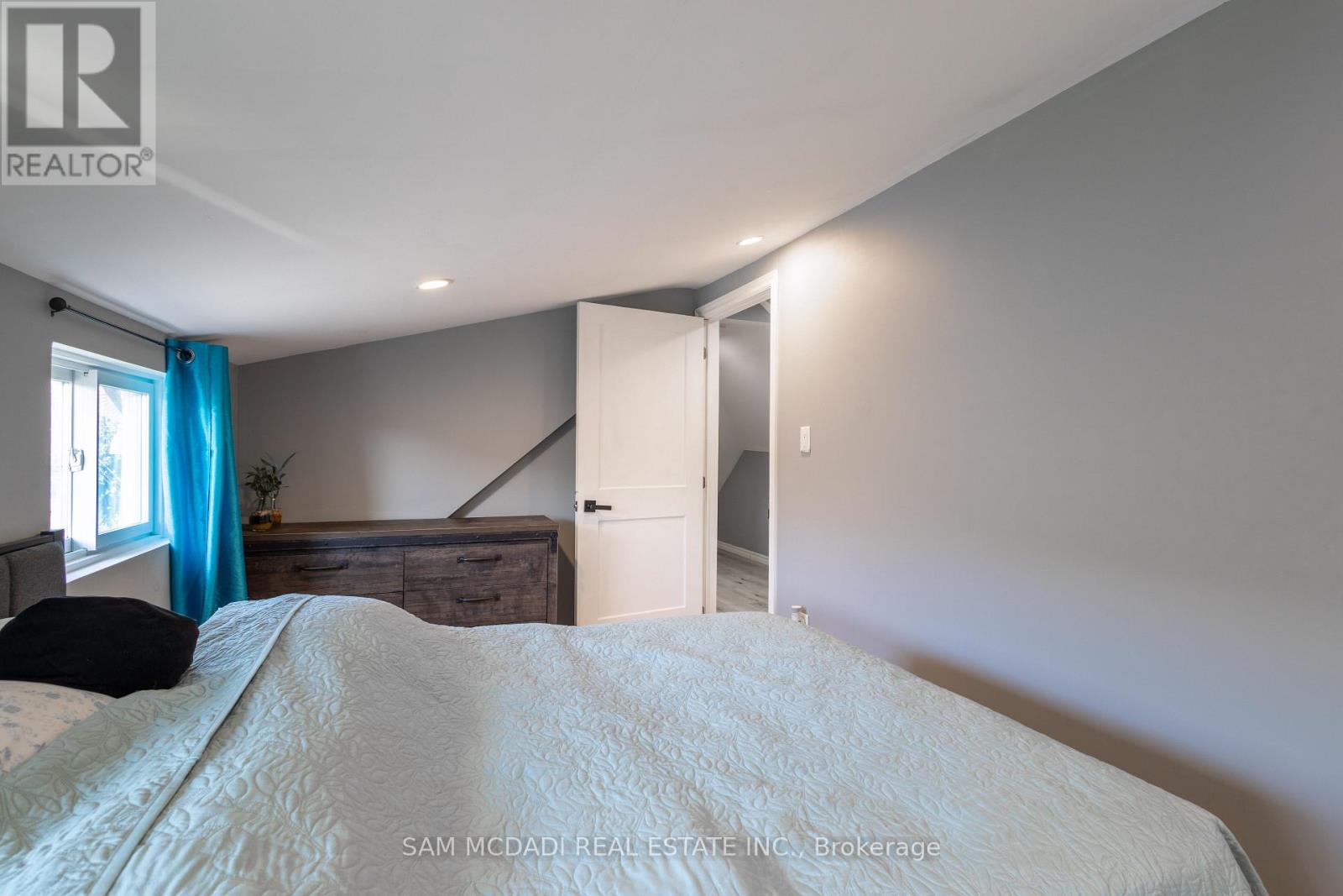55 ALLAN AVENUE - 18